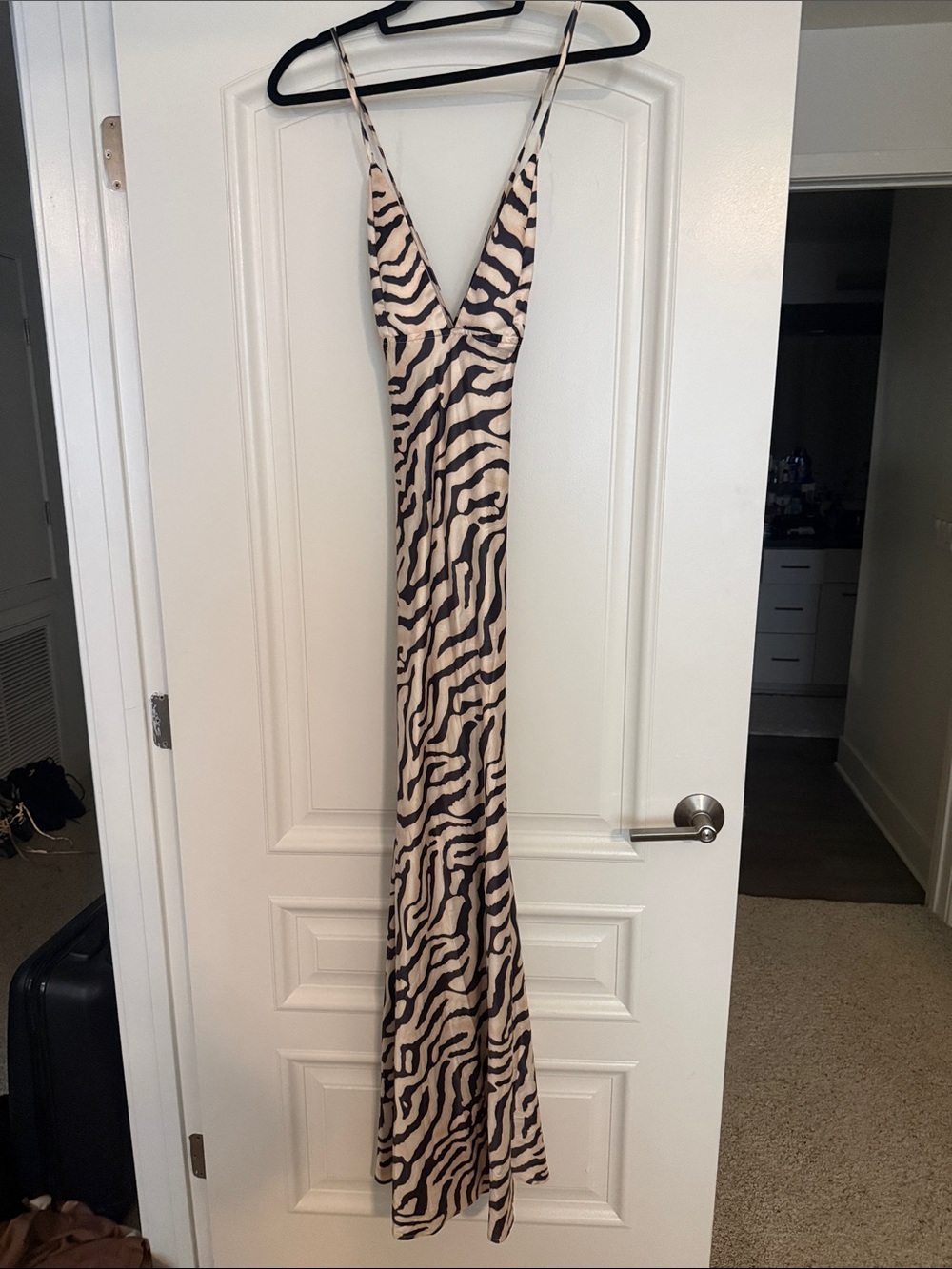 Sleeveless V-Neck Zebra Print Maxi Dress - Beige & Black NWOT 2for1